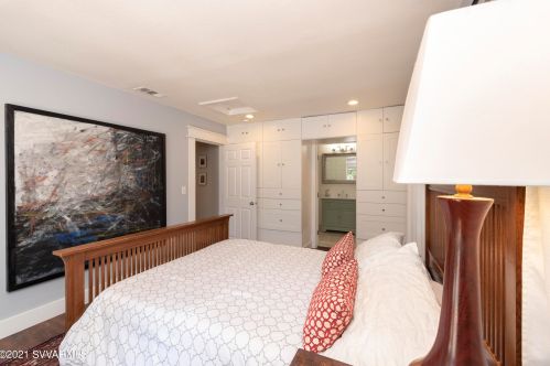 105 Mtn Shadows Dr, Sedona AZ 86336-3927 exterior