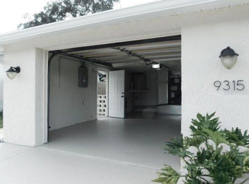 9315 Rainbow Ln, Port Richey, FL 34668-4362