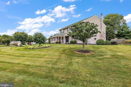 3 Dansfield Dr, Wilmington DE  19803-4806 exterior