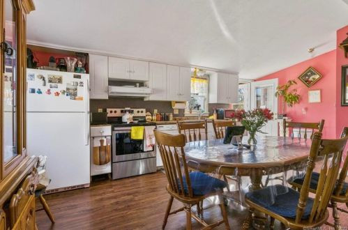93 Old Hawleyville Rd, Bethel CT  06801-3040 exterior