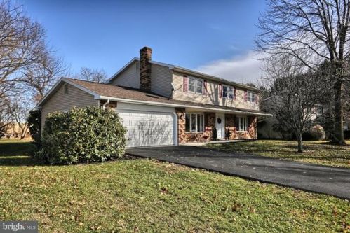 105 Fairway Dr, Navy Sup Dpt, PA 17055-5710