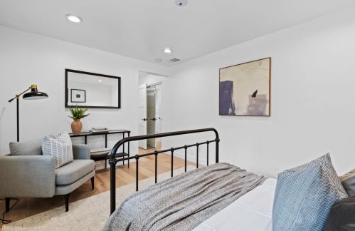 813 Lakeview Way, Redwood City CA  94062-3412 exterior