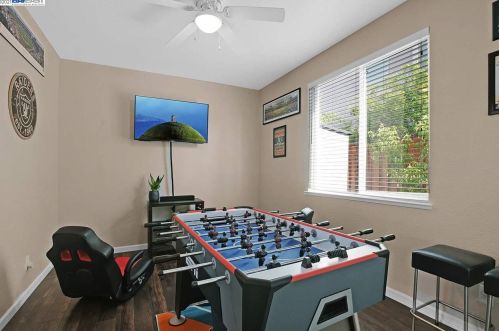 30 Matisse Ct, Oakley CA  94561-1777 exterior