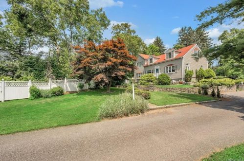 47 Malcolm St, Crotonville NY  10562-3241 exterior