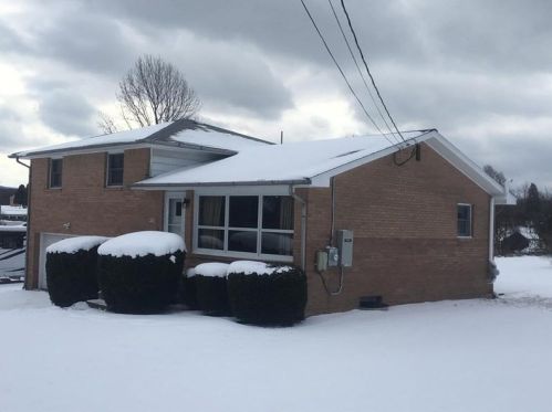 4122 State Route 130, Stahlstown, PA 15687-1190