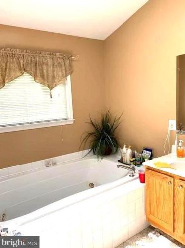 12739 Bombay Way, Woodbridge VA  22192-7635 exterior