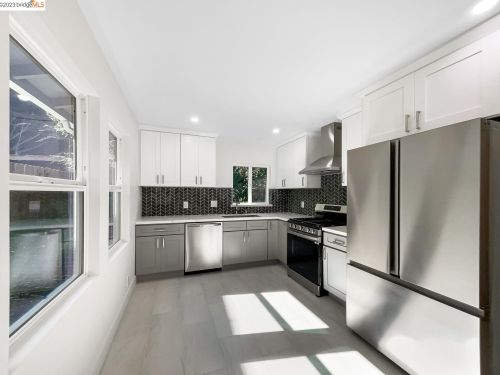 1451 Crestwood Dr, San Bruno CA  94066-1907 exterior