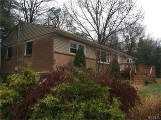 28 Morris Dr, Newburgh, NY 12550-1150
