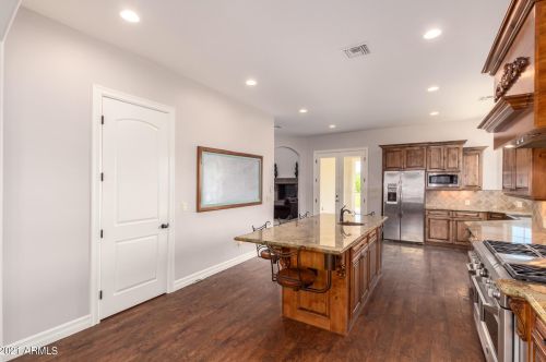 2710 Cattle Dr, Gilbert AZ  85297-8116 exterior