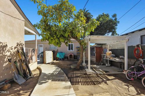 231 Roosevelt Ave, Oxnard CA  93030-0054 exterior