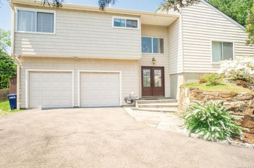 34 Dusk Dr, New Rochelle NY  10804-2902 exterior