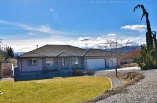 211 Stoneybrook Ln, Wenatchee, WA 98801-9049