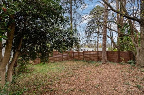 1701 Friendly Ave, Greensboro NC  27403-1238 exterior