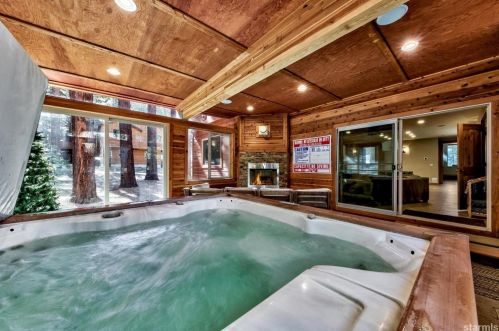 1393 Wildwood Ave, South Lake Tahoe CA  96150-8621 exterior