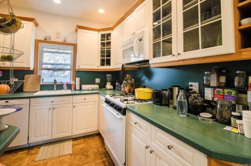 122 Horton St, Bronx, NY 10464-1651