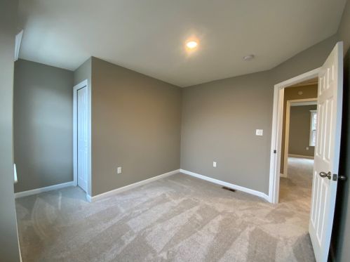 2404 Canterbury Dr, Imperial PA  15126-9179 exterior