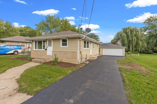 2309 Easy St, Waukesha, WI 53188-2767