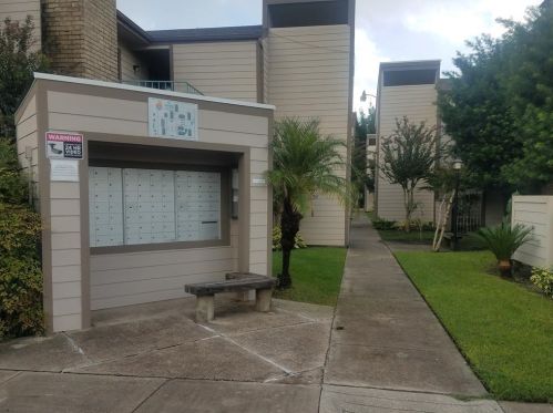 7039 Holiday Dr, Galveston, TX 77550-3028