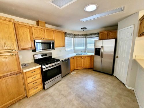 14 Ellie Dr, Santa Rosa CA  95403-1111 exterior