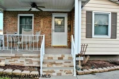 3 Maple St, Grays Landing, PA 15461-2115