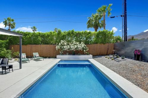 2221 Francis Dr, Palm Springs CA  92262-2553 exterior