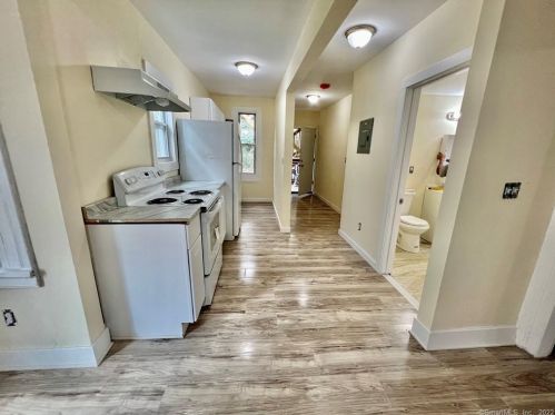54 Bronson St, Waterbury, CT 06704-3318