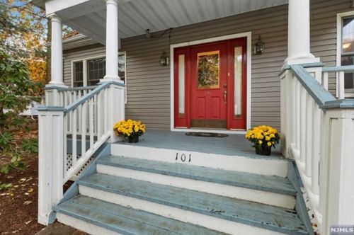 101 Mccoy Rd, Oakland, NJ 07436-3210