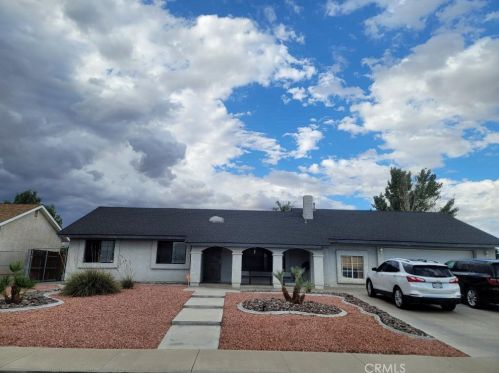 14190 Whispering Sands Dr, Victorville, CA 92392-5005