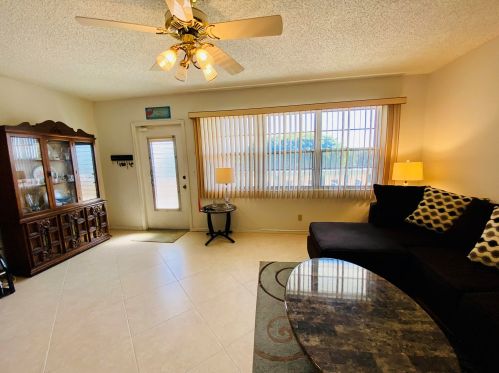 456 Southampton C, West Palm Beach, FL 33417-7820