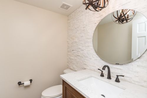 8235 Woodcreek Dr, Florence KY  41042-9119 exterior