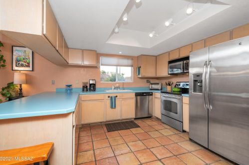 7552 Knollwood Cir, Tucson AZ 85750-2325 exterior