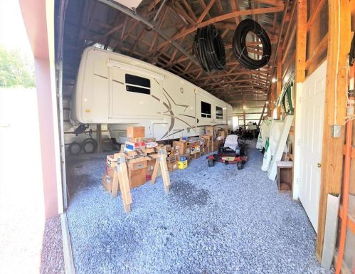 907 Dogwood Rd, Walnutport PA 18088-9570 exterior