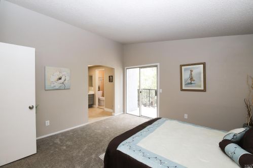 118 Oakmeade Ct, Vacaville CA exterior