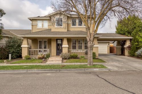 568 Almondcrest St, Valley Home, CA 95361-3285