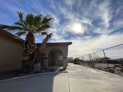 2394 Ripple Dr, Bullhead City, AZ 86429-5312