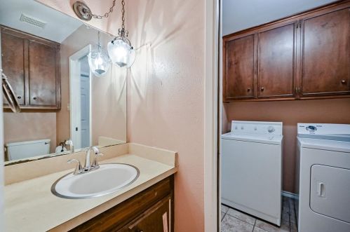 5662 Vega Dr, Fort Worth TX  76133-2962 exterior