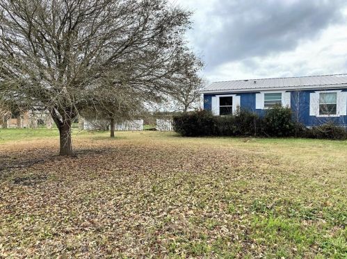 130 Lancelot Ln, Reedville, TX 78656-4378
