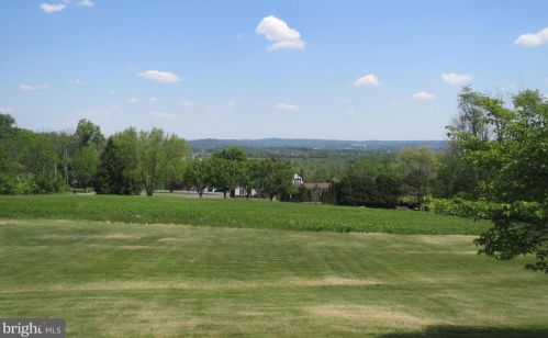195 Branch Rd, Dale, PA 19504-9224