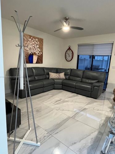 10307 34th Ct, Hialeah FL  33018-1879 exterior