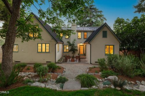 53 Altadena Dr, Altadena, CA 91001-5102