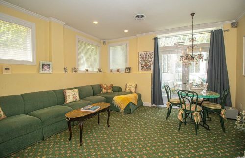 191 Idle Hour Blvd, Oakdale, NY 11769-1934