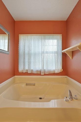 6 Whispering Way, Lodi CA  95242-9563 exterior