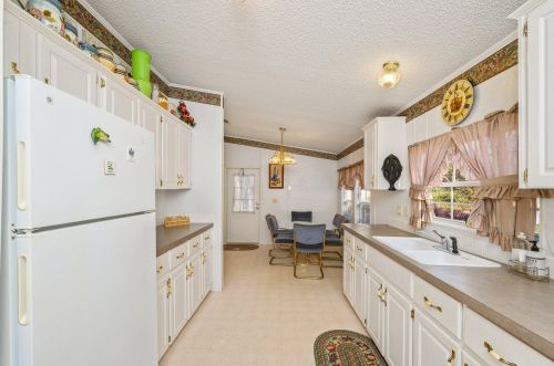 679 Squirrel Rd, Defuniak Springs, FL 32433-7676