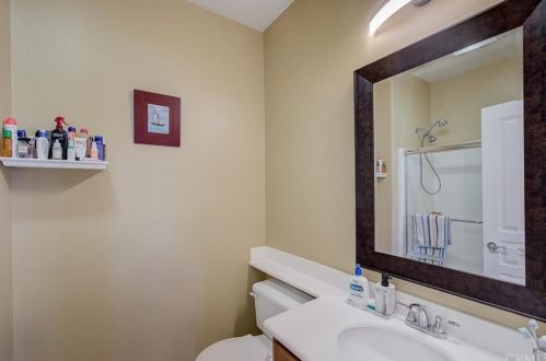 24008 Mariposa Pl, Santa Clarita CA  91354-1880 exterior