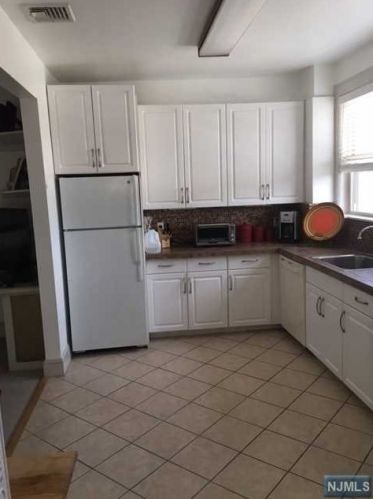 75 Ramapo Valley Rd, Mahwah NJ  07430-1186 exterior