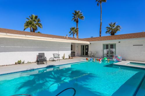 71729 San Gorgonio Rd, Rancho Mirage CA  92270-4245 exterior