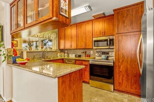 3210 Merrill Dr, Torrance CA 90503-7115 exterior