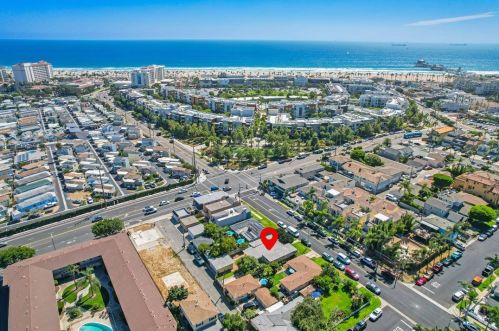 112 Huntington St, Huntington Beach, CA 92648-5225