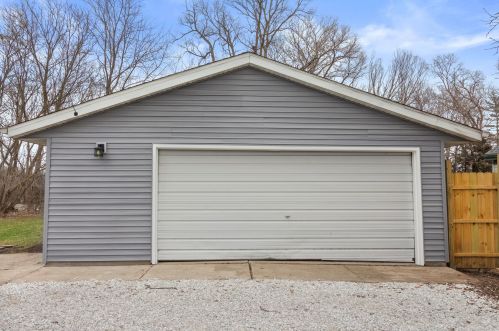 8043 Wind Lake Rd, Waterford, WI 53185-1523