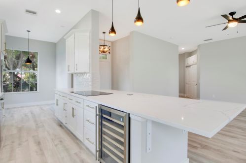 975 Bear Island Cir, West Palm Beach FL  33409-2062 exterior